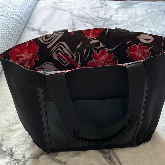 NWOT Lancôme travel tote w pocket - Picture 2 of 6